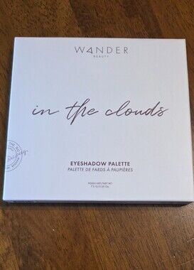Wander Beauty In The Clouds Eyeshadow Palette - White